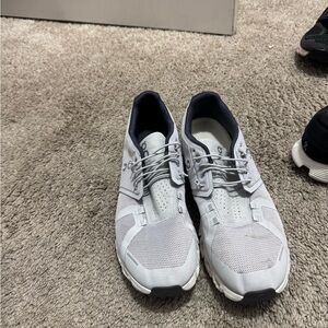 on cloud  Men's Light Gray Athletic Shoes